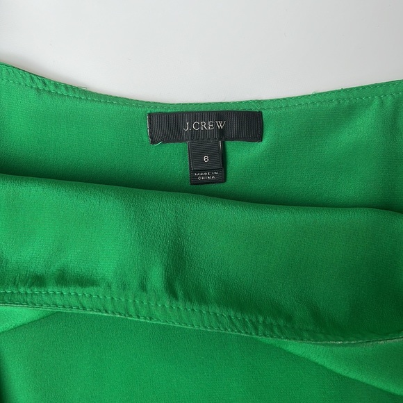 J. Crew Silk Cold Shoulder Green
Ruffle Top. Size 6 - Picture 13 of 14